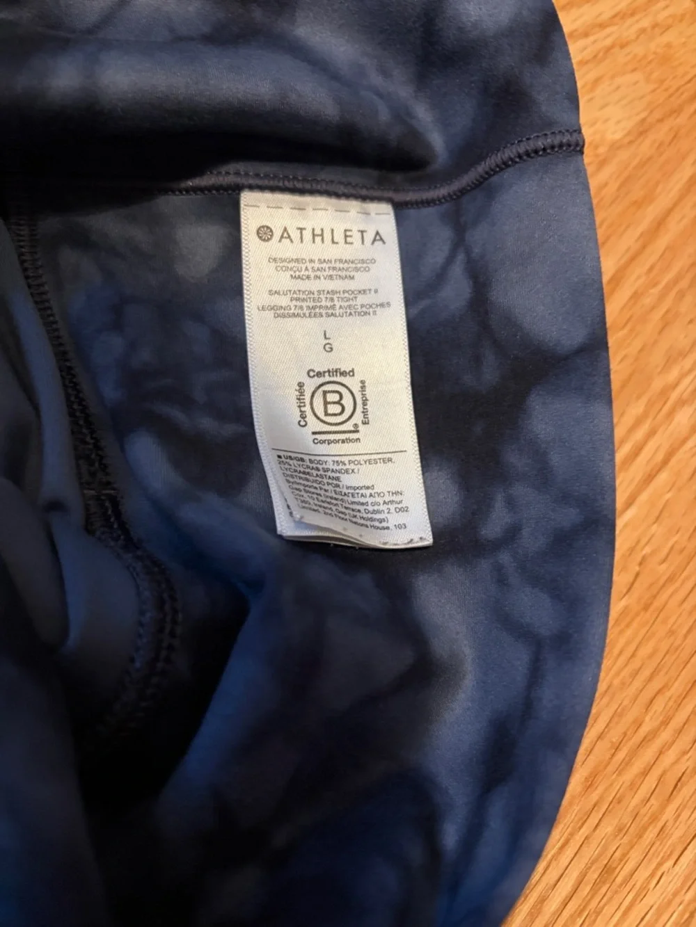 Athleta Salutation Stash II Navy Tie-Dye High-Rise Leggings 7/8 tight - Picture 3 of 5